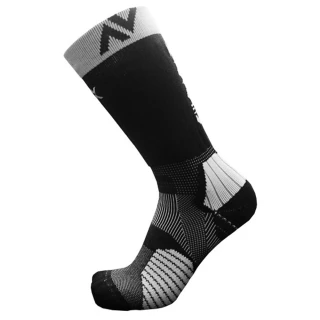 【EGXtech】P84I長筒機能專業籃球襪(黑/白1雙入)