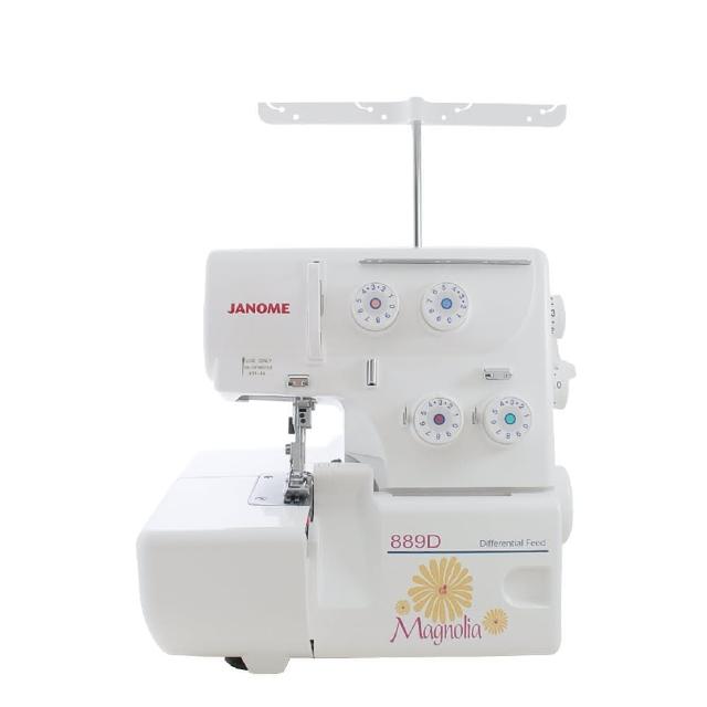 JANOME車樂美 889D 是一款臺灣製的機械型縫紉機,採用垂直式半迴轉梭床設計,最高縫紉速度達700針/分以上,適合專業縫製需求。針趾幅度與長度均為0~7mm以下,操作靈活且精準。機身採用複合材質,輕便耐用,淨重7KG,毛重9KG。外型尺寸為29cm x 28cm x 27cm,外箱尺寸為38cm x 34cm x 36cm。內附控制器、電線、保固書及標準配件,如鑷子、車針組、展線器與螺絲起子,電壓為110V,提供2年保固。本產品為特殊機種,無設定梭床。 JANOME車樂美 889D
