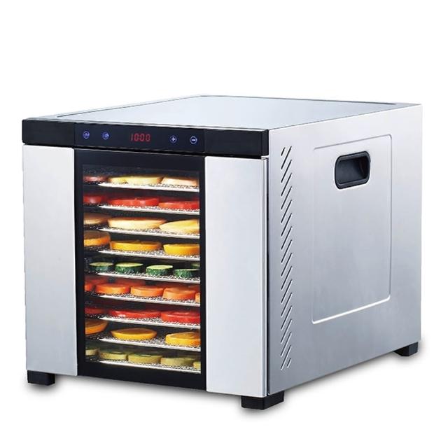 Dennys丹尼斯 DF-1010S 乾果機，採用微電腦精準溫控與定時功能，10層不鏽鋼託盤設計，適合蔬果、肉類、藥材等烘乾。銀色機身時尚耐用，本體尺寸53.5x43x41.7cm，重量18.2kg，功率1000W，110V/60Hz，產地中國。限時加送專用細網*9與不沾盤，提升使用便利。以上規格以實際出貨為準。