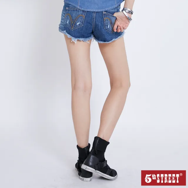 【5th STREET】女復古抽鬚熱褲-中古藍