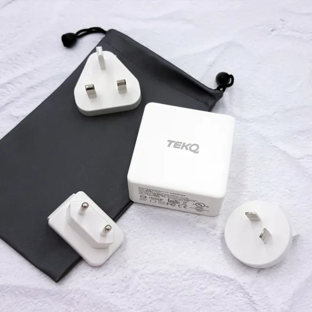 【TEKQ】2孔 57W USB-C/USB PD QC3.0 旅行快充充電器 附全球通用轉接插頭