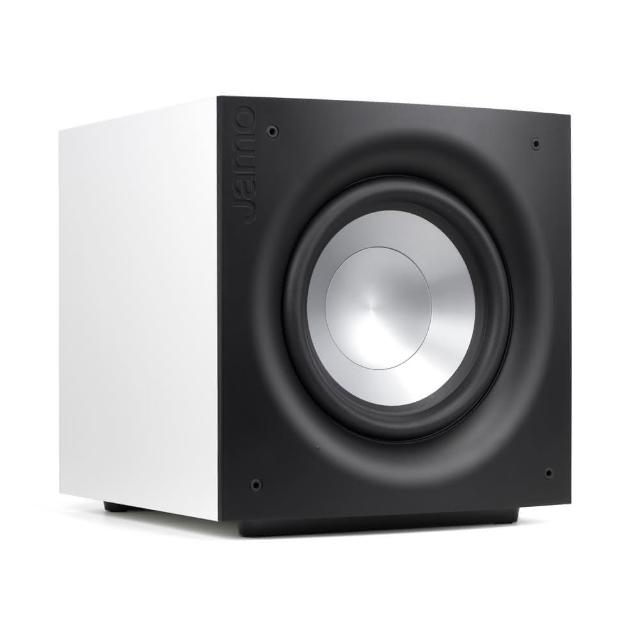 JAMO J112 搭載峰值功率600W出色放大器的JAMO J112 SUB重低音喇叭,配備12英寸石墨低音揚聲器,提供乾淨高效功率與精準再現精度。丹麥Jamo品牌原裝設計,完美提升家庭劇院或音響系統的低頻表現,讓您沉浸在強勁震撼的低音體驗中。