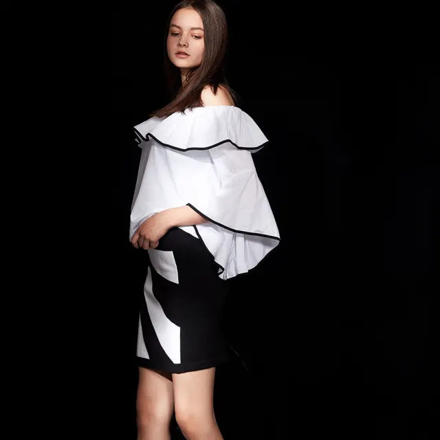 【ICHE 衣哲】時尚黑白放射撞色印花鉛筆造型針織短裙-黑