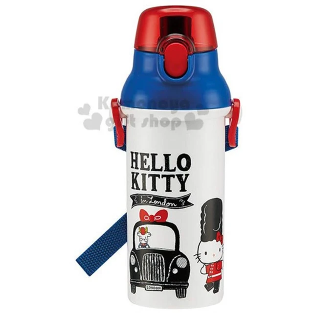 【小禮堂】HELLO KITTY  日本製直飲式水壺附背帶《藍白.英倫》480ml.兒童水壺.隨身瓶 凱蒂貓