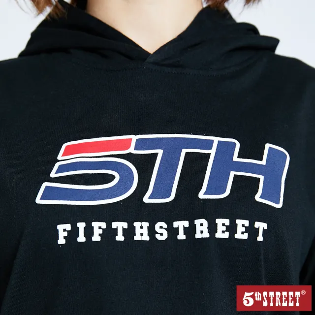 【5th STREET】女繡花開衩織帶短袖帽T恤-黑色