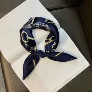 【vivi 流行生活館】春秋夏天新款百搭領巾.小方巾(052206藍)