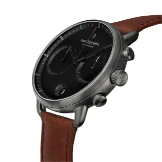 【Nordgreen】ND手錶 先鋒 Pioneer 42mm 深空灰殼×黑面 復古棕純素皮革錶帶(PI42GMVEBRBL)