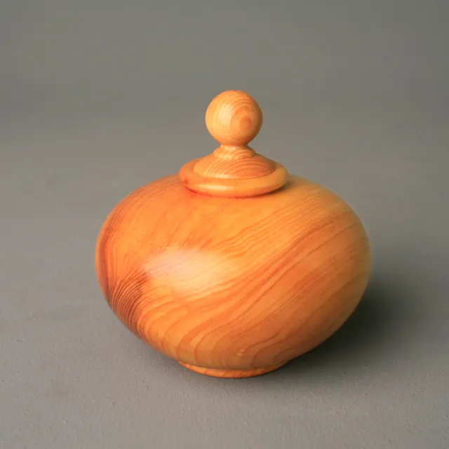 【MU LIFE 荒木雕塑藝品】極光寶瓶9(台灣紅檜木)