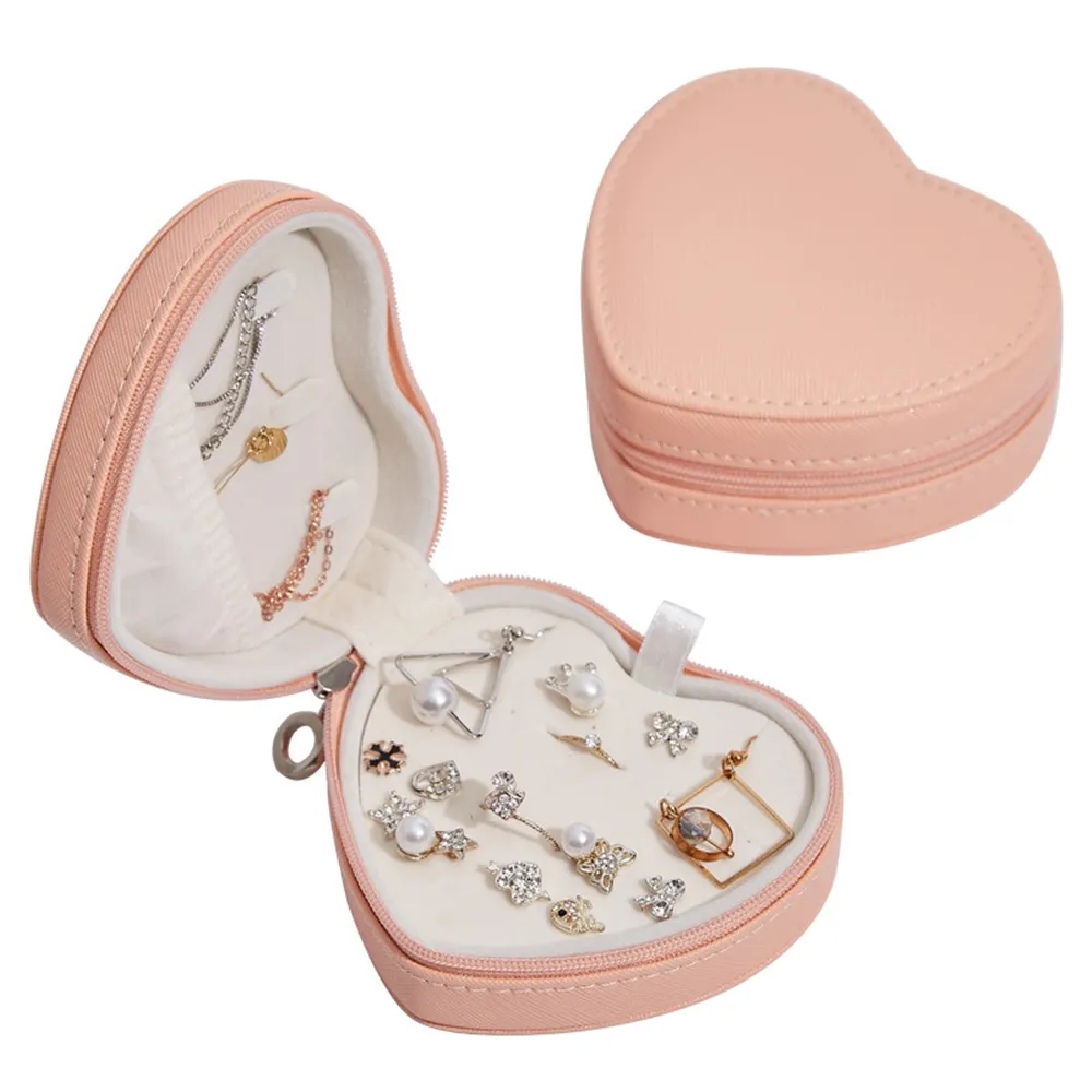 【Emi 艾迷】輕巧愛心造型攜帶式迷你 珠寶盒 首飾盒