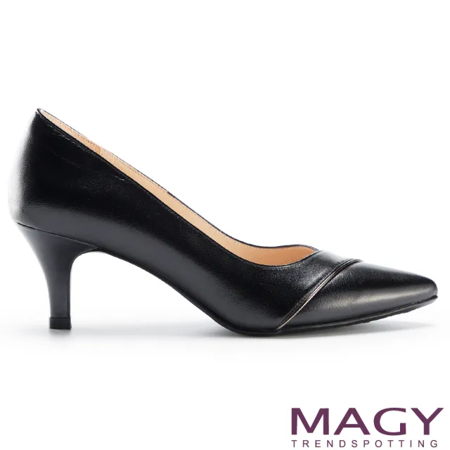 【MAGY】質感金屬條飾真皮尖頭 女 高跟鞋(黑色)