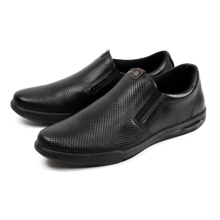 【PEGADA】全皮面多孔透氣休閒鞋 黑色(118108-BL)