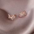 【Quenby】微鑲鋯石蝴蝶結貼耳耳扣式小耳環/耳針(飾品/配件/