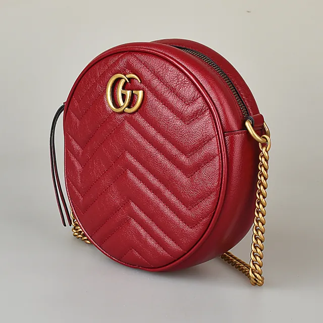 【GUCCI 古馳】GUCCI MARMONT金字LOGO愛心車線W字紋牛皮圓形拉鍊鏈帶斜背包(紅)