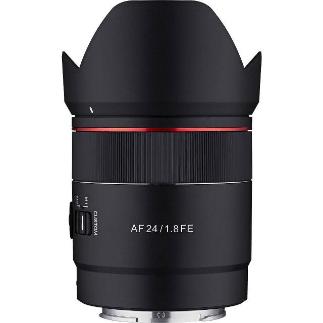 SAMYANG AF 24mm F/1.8 是一款專業級廣角定焦鏡頭，專為 SONY E-Mount 無反相機設計。擁有 F1.8 大光圈與 83.7° 廣闊視角，適合風景、人像與街拍攝影。11片 8 組光學結構、9 片光圈葉片，提供出色銳利度與柔美散景。輕巧僅 270g、長 71.5mm，濾鏡尺寸 58mm，放大倍率 0.21X，12 個月保固。公司貨正品，完美捕捉低光環境細膩影像，提升您的攝影創作。