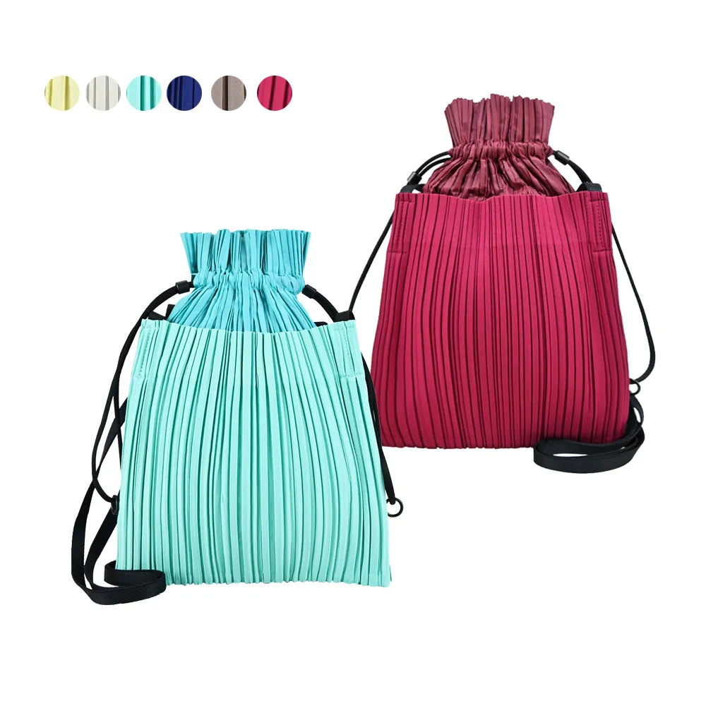 PLEATS PLEASE ISSEY MIYAKE 三宅一生 ISSEY MIYAKE 三宅一生】PP SQUARE PLEATS BAG束口斜背包(任選
