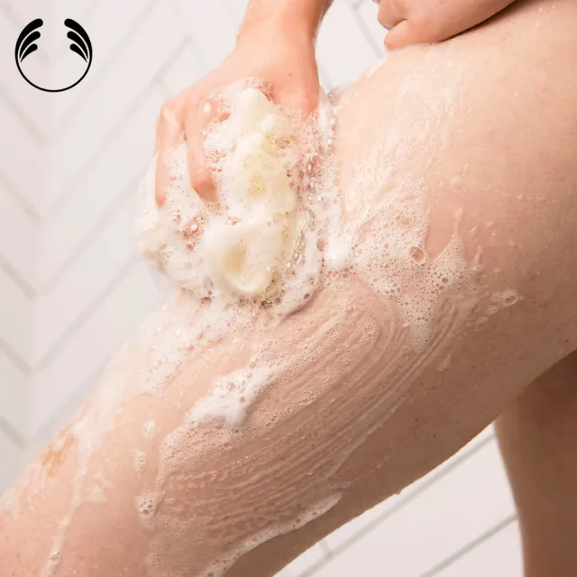 【THE BODY SHOP 美體小舖】草莓嫩白去角質沐浴膠-200ML(沐浴乳/身體去角質)