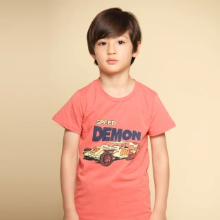 【Azio Kids 美國派】男童  上衣 賽車字母印花短袖上衣T恤(磚紅)