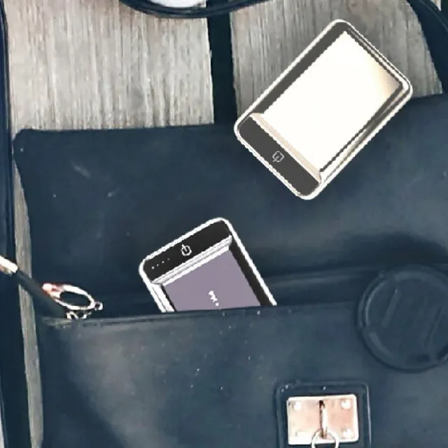 【Feeltek】Nano 快充行動電源10000mAh(絕美鏡面設計 二色可選)
