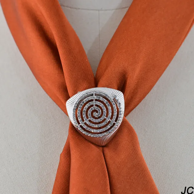【JC Collection】日韓三角漩渦時尚低調奢華水鑽圍巾環扣衣角釦(玫瑰金、白金)