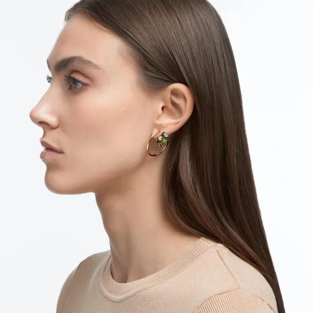 【SWAROVSKI 官方直營】Numina 穿孔耳環非對稱 綠色 鍍金色色調 交換禮物