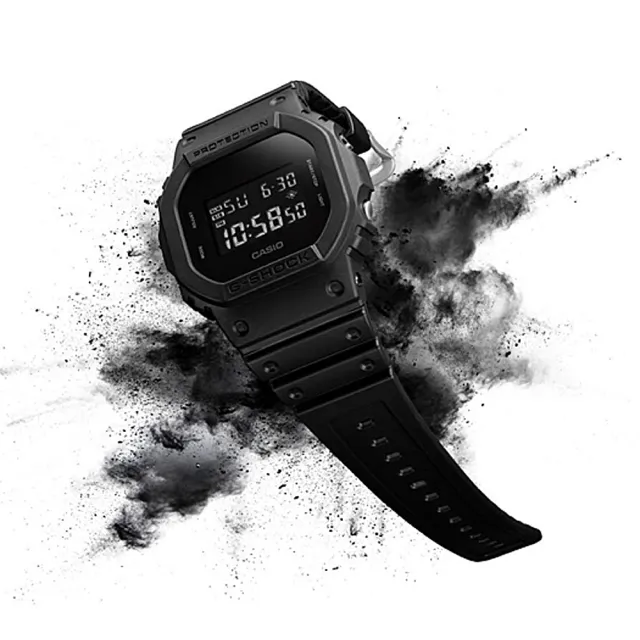 【CASIO 卡西歐】G-SHOCK 街頭潮流電子手錶(DW-5600BB-1)