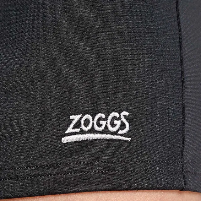 【Zoggs】青少年《經典黑》環保四角泳褲(大童泳褲/男孩泳褲/比賽泳褲/訓練泳褲/男童泳褲/學生泳褲)