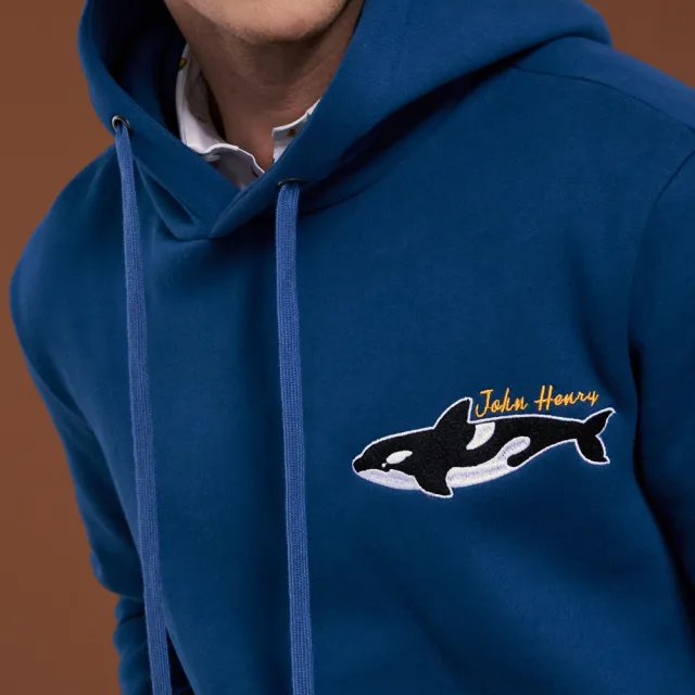 【JOHN HENRY】虎鯨刺繡加厚內刷毛連帽T-藍色