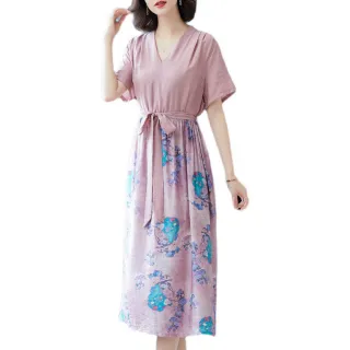 【REKO】現貨-玩美衣櫃粉色V領印花裙襬腰帶收腰連身裙M-3XL