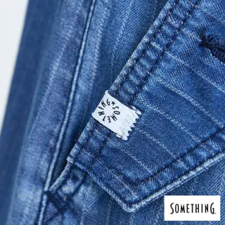 【SOMETHING】女裝 NEO FIT袋蓋打摺條紋五分褲(拔洗藍)