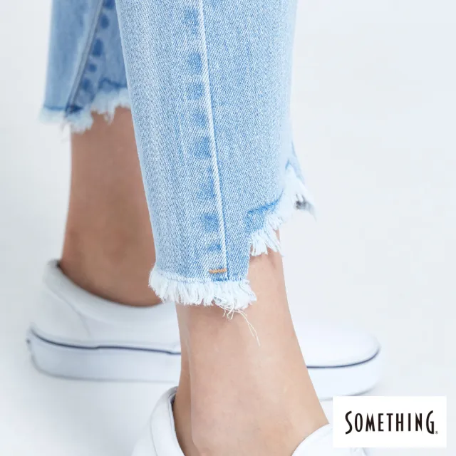 【SOMETHING】女裝 NEO FIT基本九分窄直牛仔褲(石洗藍)