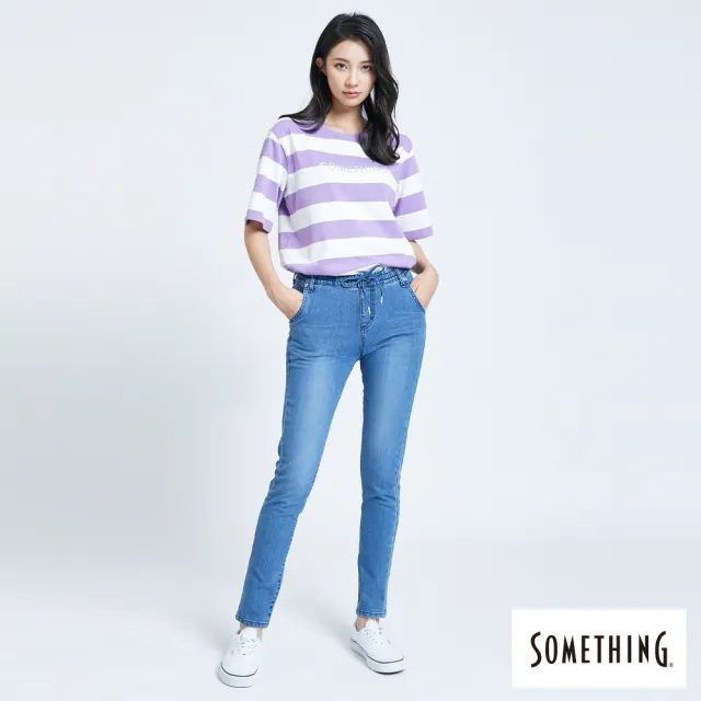 【SOMETHING】女裝 內腰鬆緊帶合身窄直筒牛仔褲(石洗藍)