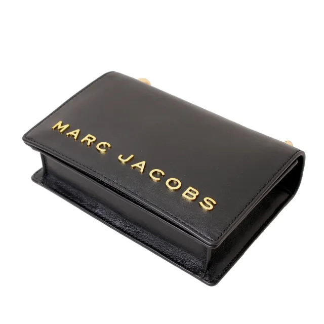 【MARC JACOBS 馬克賈伯】金色LOGO質感皮革掀蓋式斜背包(黑)