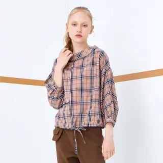 【MYVEGA 麥雪爾】MA格紋寬領下擺抽繩上衣-粉