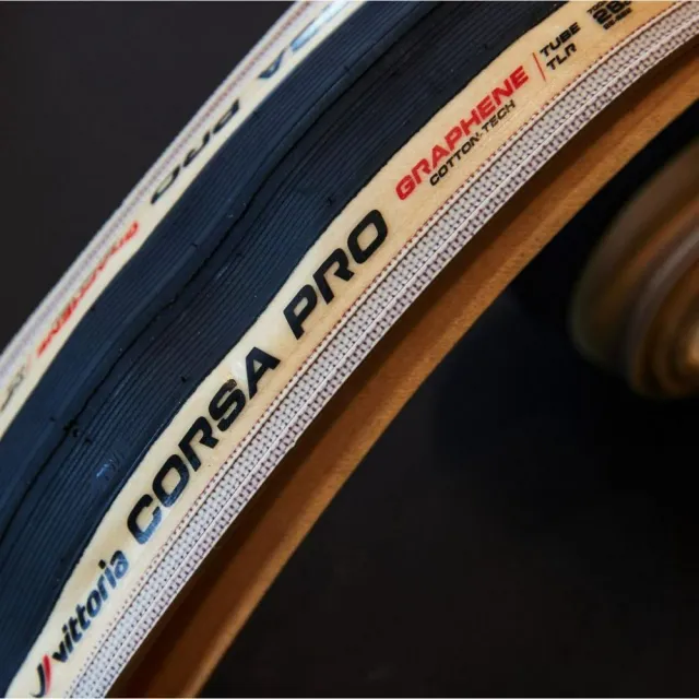 Vittoria 維多利亞】Corsa PRO 26/28-622 G2.0 TLR 膚邊無內胎/內胎兩