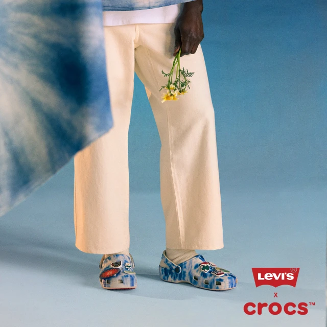 LEVIS x Crocs 男女共款 經典克駱格涼鞋 配飾8
