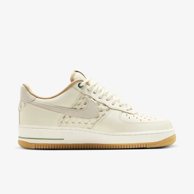 NIKE 耐吉】AIR FORCE 1 07 PRM NAI-KE 男鞋米白(FN0369-101) - momo