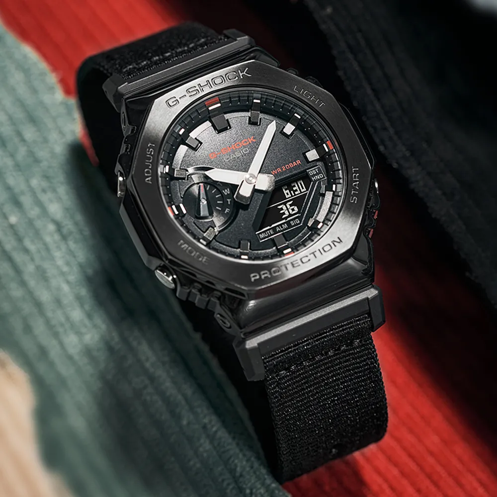 【CASIO 卡西歐】G-SHOCK 金屬八角防護構造雙顯錶 禮物 開學(GM-2100CB-1A/速)