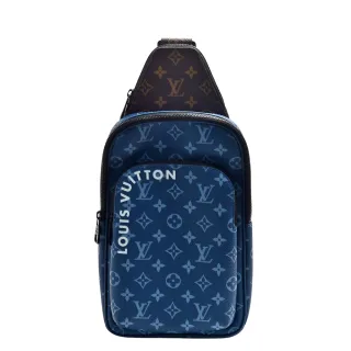 【Louis Vuitton 路易威登】M23782經典Avenue NM Monogram帆布斜背胸口包(藍色)