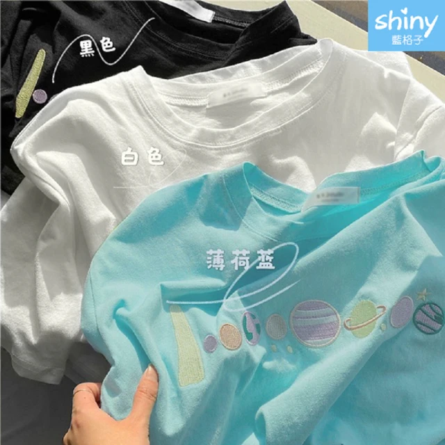 Shiny 藍格子 圓領刺繡寬鬆短袖T恤上衣 V3369 現+預(女裝)