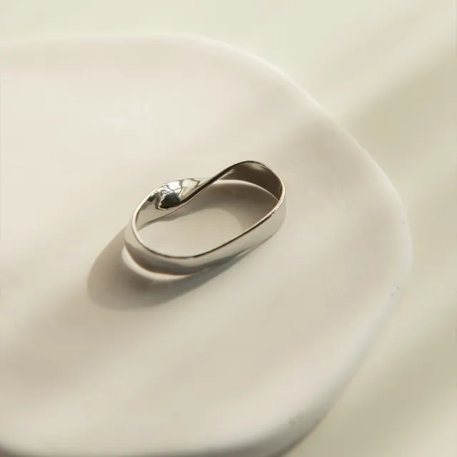 【Queenshop】女裝 正韓 簡約扭結造型設計雙指戒指 現+預 07060220