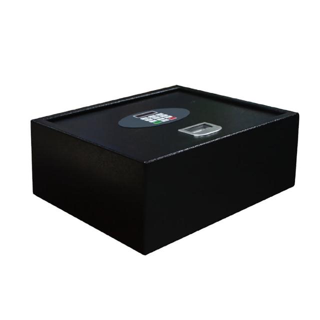 守護者保險箱 1541-D 型號為數字密碼鎖保險箱，產地中國，重量僅15KG，尺寸H 150 x W 410 x D 350 mm，適閤家用存放貴重物品。內容物包含主鑰匙、保固卡及說明書，使用電池供電，提供1年保固。堅固耐用，確保您的財物安全，完美防盜選擇。