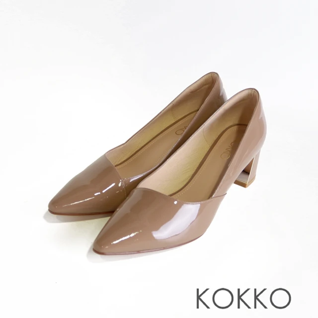 KOKKO 集團KOKKO 集團 溫柔高雅斜口小方楦漆皮粗跟包鞋(可可色)