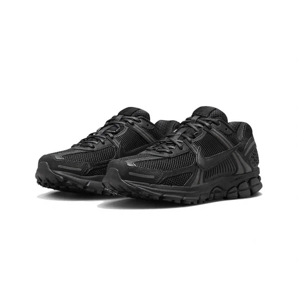 【NIKE 耐吉】Nike Zoom Vomero 5 Triple Black 黑武士 BV1358-003