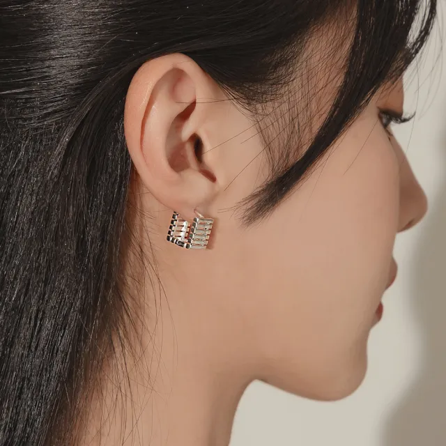 【OB 嚴選】簡約條紋方塊925銀針對扣式耳環 《XA308》