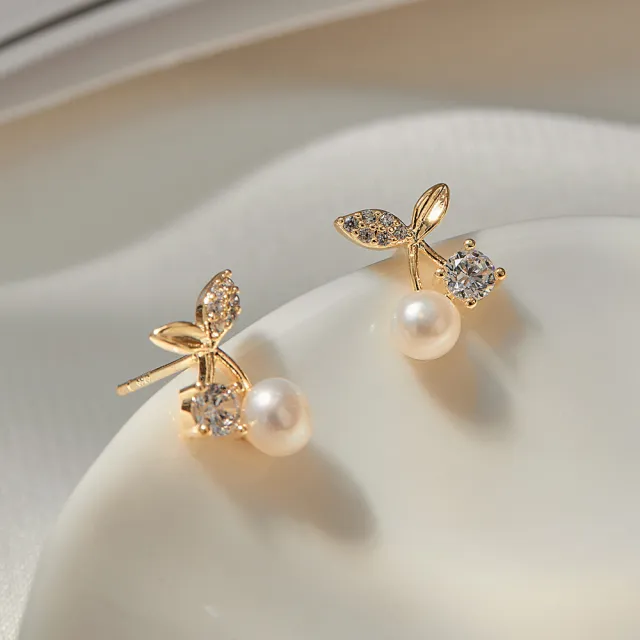 【OB 嚴選】櫻桃造型鋯石珍珠925純銀耳針耳環 《XA328》
