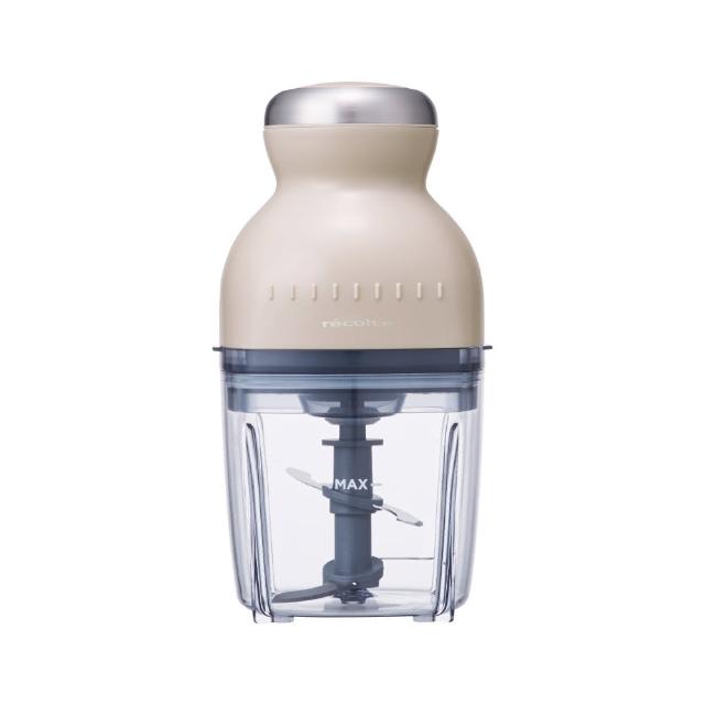 recolte麗克特 Bonne récole麗克特 Bonne RCP-3 萬用調理機,專為家庭廚房設計,500ML食品級Tritan容器不含雙酚A(BPA),安全無虞。24000RPM高速運轉,搭配304不鏽鋼四刃刀頭、磨泥盤及奶油攪拌盤,輕鬆製作嬰兒副食品、冰沙、奶油及各種料理。配件齊全,包括調理杯、杯蓋、料理刮刀及28道精緻食譜,本體尺寸約W124xD117xH234mm,重量約1100g,110V/200W,BSMI認證R35178,主機一年保固。中國製造,適合忙碌父母及料理愛好者,提升廚房效率。以上規格以實際出貨為準。
