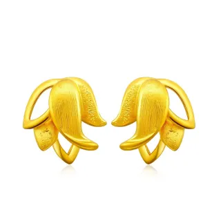 【周大福】拉絲花卉耳環_計價黃金