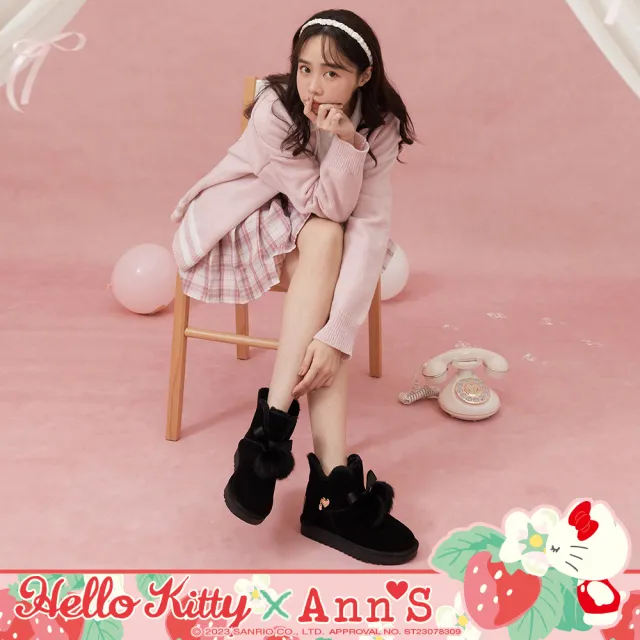 【Ann’S】Ann’S X Sanrio三麗鷗 HELLO KITTY聯名顯腳小 皮標球球蝴蝶結V口顯瘦低筒真皮雪靴3cm(黑)