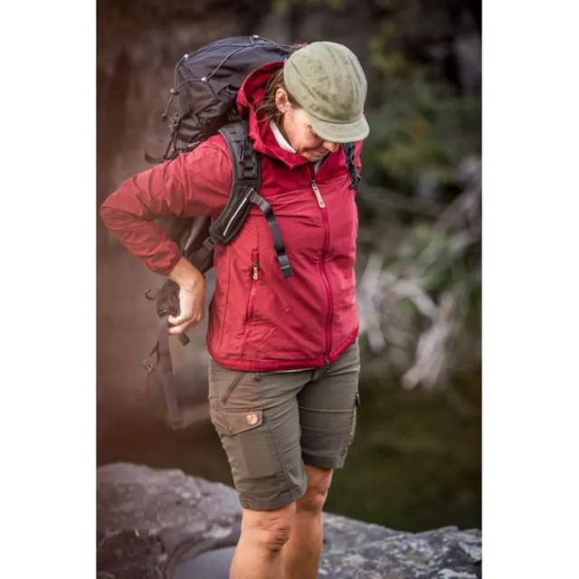 【Fjallraven】Nikka Curved G1000彈性短褲(FR89731-550黑 FR89731-622淺橄欖)
