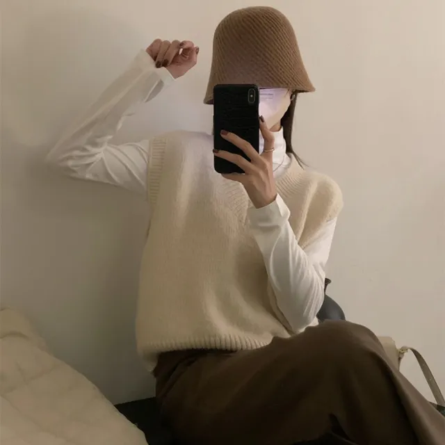 【D.studio】韓版V領簡約溫柔疊穿針織背心(毛衣 女裝 衣服 寬鬆上衣 顯瘦上衣 冬裝 發熱衣 W176)